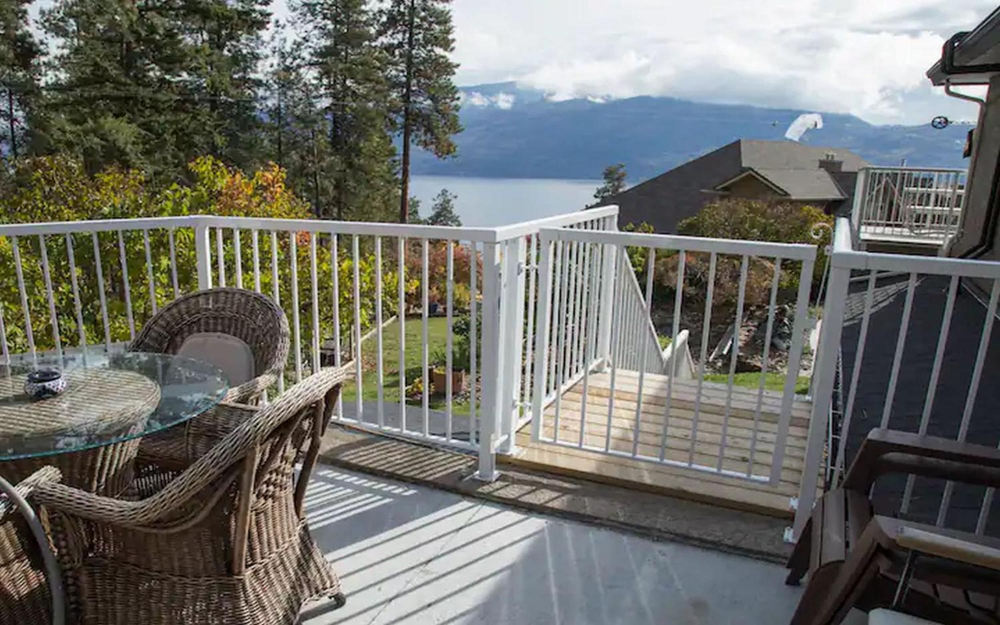 At The Top Of The Hill Peachland Extérieur photo